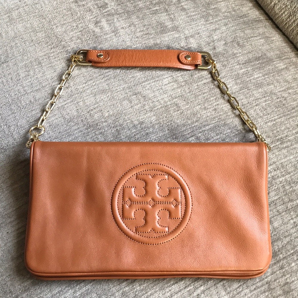 Tory Burch bombe clutch